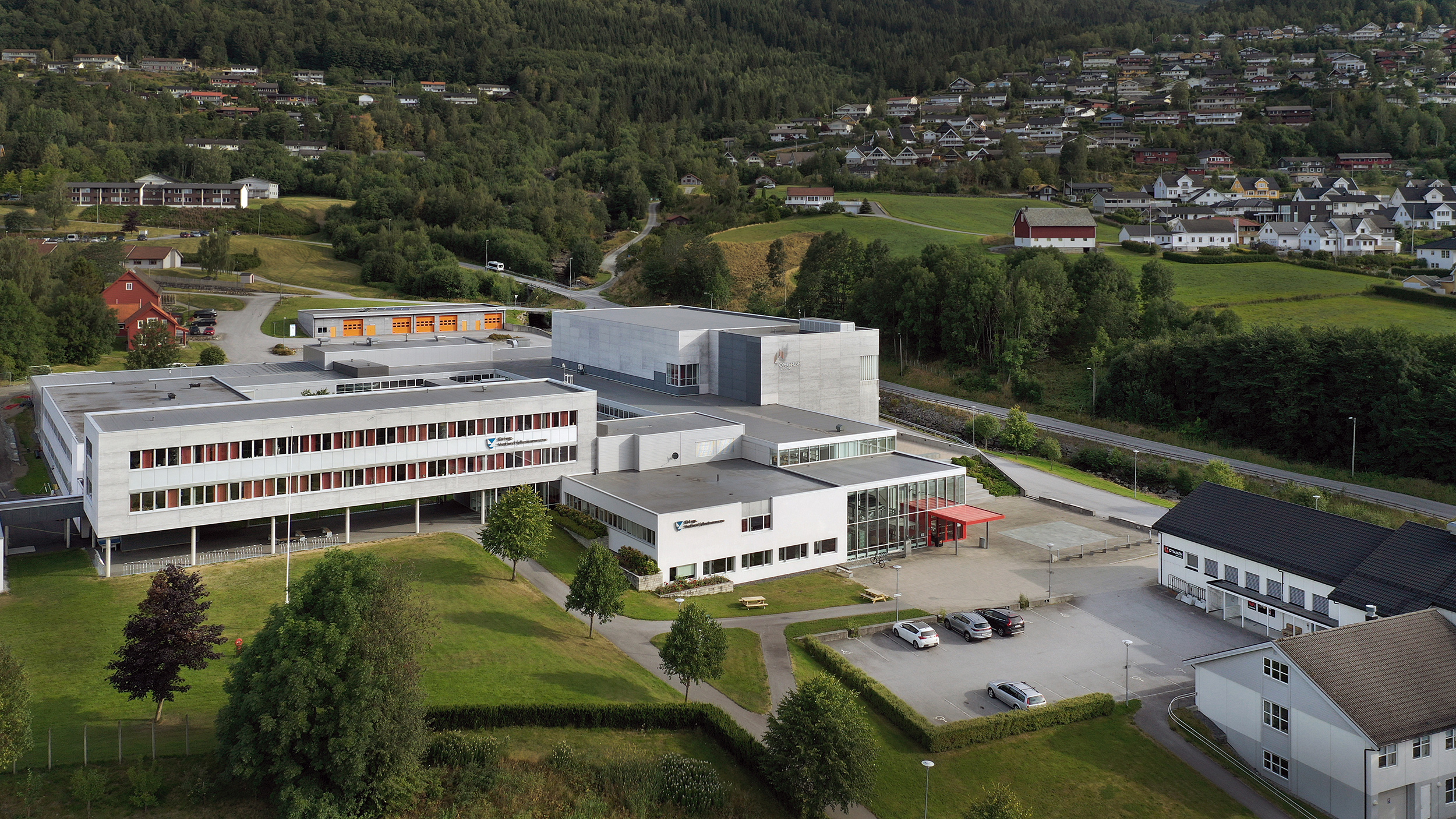 Dronefoto fra Operahuset Nordfjord